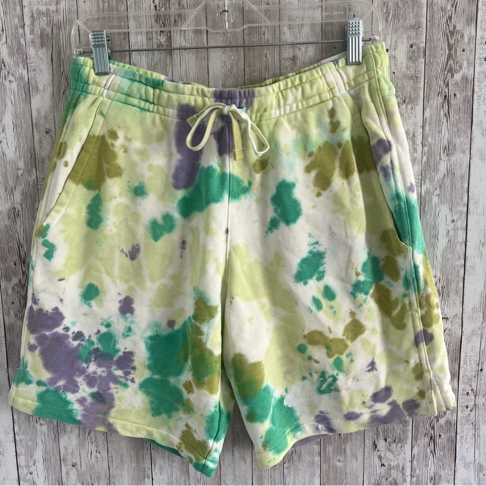 Nike Sportswear Club+ FT Bold Dye Shorts in Purple Green Tie Dye NEW Small